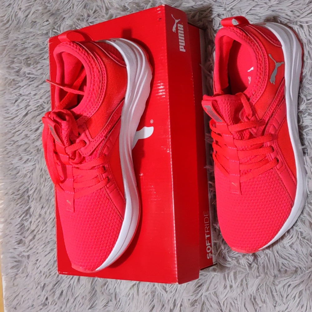 Hot pink puma softride Sophia shoes.